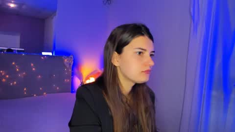 Laura online show from May 2026 05:04:01 AM