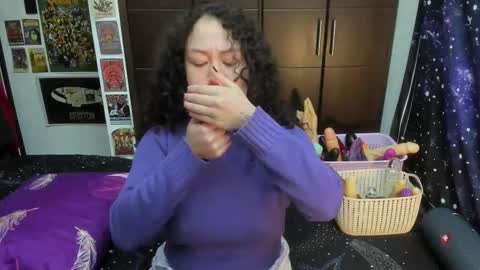 Snapshot of laura_anal_ chatting on November 2025 05:57:02 PM Wen online show from November 2025 05:57:02 PM