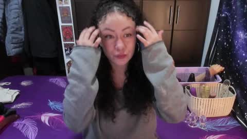 Snapshot of laura_anal_ chatting on November 2025 08:18:01 PM Wen online show from November 2025 08:18:01 PM