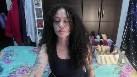 Snapshot of laura_anal_ chatting on December 2025 08:46:01 PM Wen online show from December 2025 08:46:01 PM