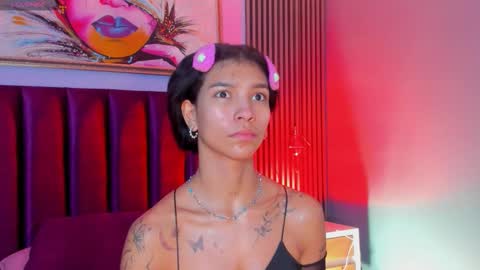 Laura online show from November 2025 12:42:01 PM