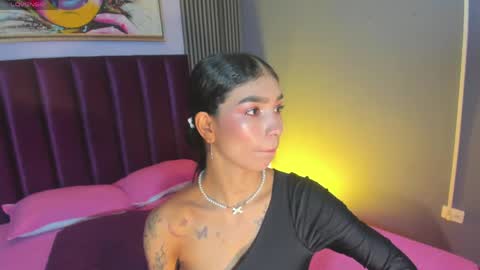 Laura online show from April 2026 01:04:01 PM