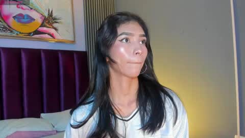 Laura online show from May 2026 12:02:02 PM
