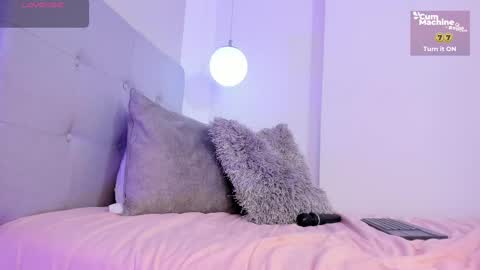 Laura Bonnet  online show from February 2025 11:58:01 AM