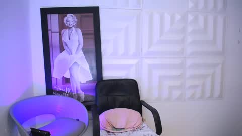 LAURA online show from September 2025 03:49:01 PM