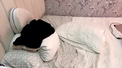 Snapshot of laura_d23 chatting on December 2024 07:08:01 AM laura online show from December 2024 07:08:01 AM