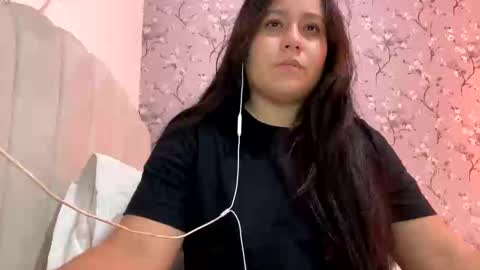 Snapshot of laura_d23 chatting on December 2024 05:02:01 AM laura online show from December 2024 05:02:01 AM