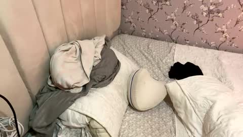 Snapshot of laura_d23 chatting on January 2025 06:44:02 AM laura online show from January 2025 06:44:02 AM