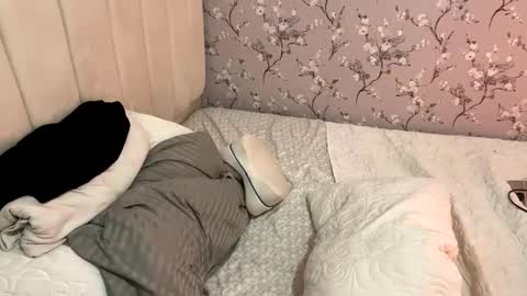 Snapshot of laura_d23 chatting on January 2025 06:25:02 AM laura online show from January 2025 06:25:02 AM