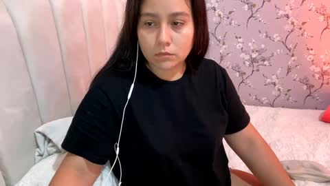 Snapshot of laura_d23 chatting on January 2025 02:14:01 AM laura online show from January 2025 02:14:01 AM