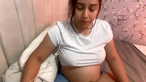 Snapshot of laura_d23 chatting on February 2025 02:03:01 AM laura online show from February 2025 02:03:01 AM