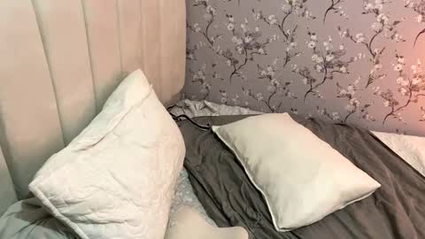 Snapshot of laura_d23 chatting on February 2025 05:05:01 AM laura online show from February 2025 05:05:01 AM