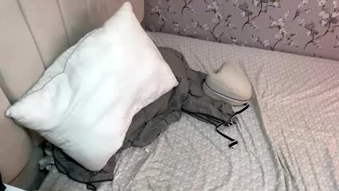 Snapshot of laura_d23 chatting on March 2025 05:23:02 AM laura online show from March 2025 05:23:02 AM