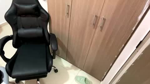 Snapshot of laura_d23 chatting on March 2025 03:39:01 AM laura online show from March 2025 03:39:01 AM