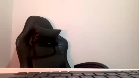 Snapshot of laura_d23 chatting on September 2025 01:27:02 AM laura online show from September 2025 01:27:02 AM