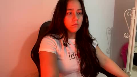 Snapshot of laura_d23 chatting on September 2025 12:01:02 AM laura online show from September 2025 12:01:02 AM