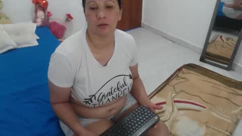 laura_foxx2379 online show from November 2025 06:09:02 PM