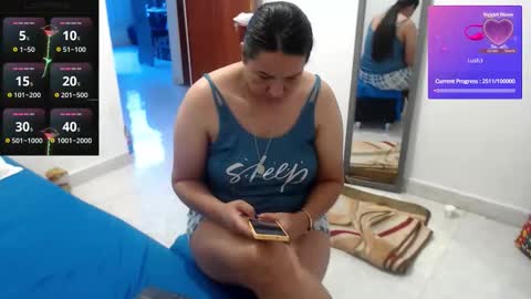 laura_foxx2379 online show from June 2026 04:02:01 PM