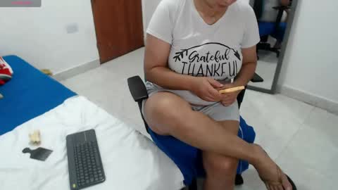 laura_foxx2379 online show from July 2026 01:58:33 AM