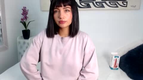 Snapshot of laura_gibson chatting on February 2026 01:39:01 PM Laura Gibson online show from February 2026 01:39:01 PM