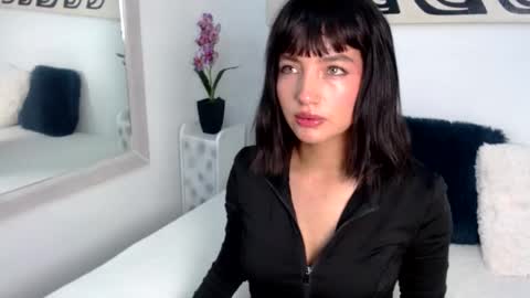 Snapshot of laura_gibson chatting on February 2026 12:54:01 PM Laura Gibson online show from February 2026 12:54:01 PM