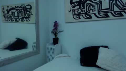 Snapshot of laura_gibson chatting on February 2026 01:06:01 PM Laura Gibson online show from February 2026 01:06:01 PM