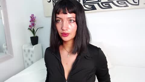 Snapshot of laura_gibson chatting on February 2026 01:07:01 PM Laura Gibson online show from February 2026 01:07:01 PM