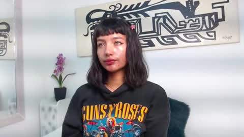 Snapshot of laura_gibson chatting on February 2026 12:03:01 PM Laura Gibson online show from February 2026 12:03:01 PM