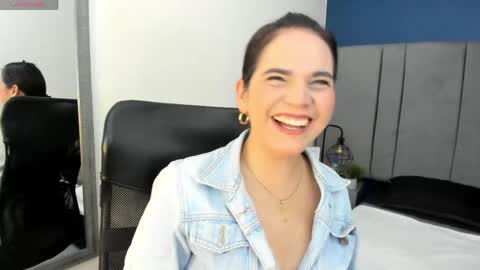 laura hotties online show from April 2026 01:20:01 PM