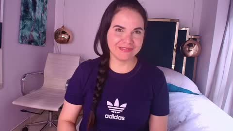 laura hotties online show from May 2026 06:09:01 PM