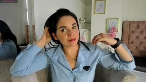 laura hotties online show from June 2026 05:25:01 PM