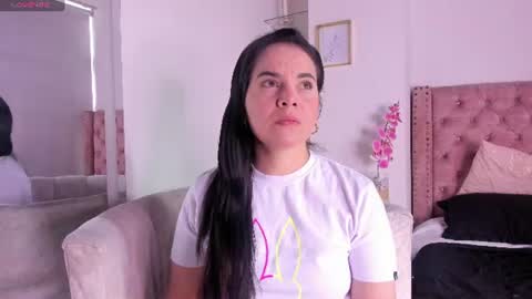 laura hotties online show from July 2026 01:35:02 PM
