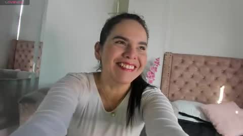 laura hotties online show from July 2026 01:14:02 PM