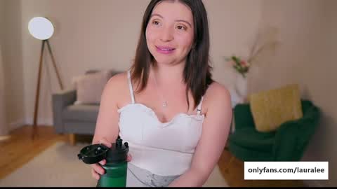 Laura Lee. online show from March 2025 02:17:02 AM