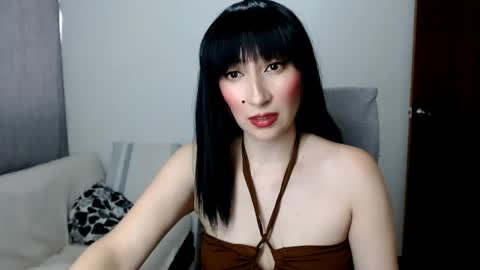 Laura online show from May 2026 09:45:02 PM