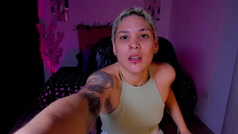 Laura Rose online show from October 2025 12:58:01 PM