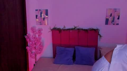 Laura Rose online show from October 2025 05:31:02 PM