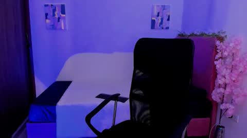 Laura Rose online show from November 2025 05:25:02 PM