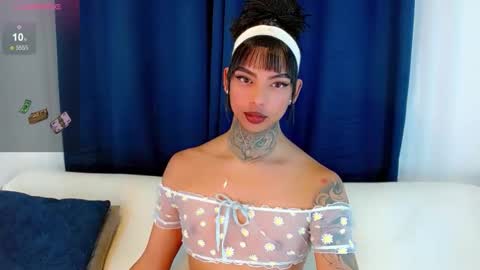 Laura online show from October 2025 12:57:01 AM