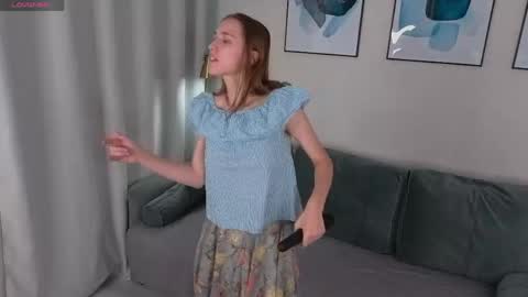Snapshot of lauracollins__ chatting on May 2026 02:14:01 PM May online show from May 2026 02:14:01 PM