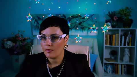 lauradavidsons online show from September 2025 04:19:02 PM