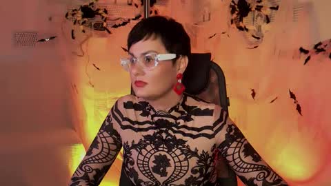 lauradavidsons online show from October 2025 06:25:02 PM