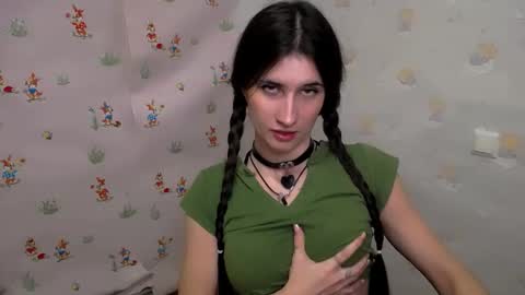 Laura online show from November 2025 10:03:01 AM