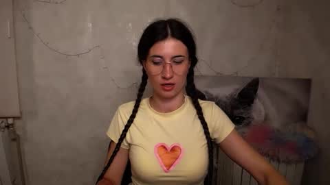 Laura online show from May 2026 07:37:01 AM