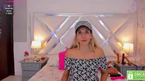 Snapshot of laurafarrely chatting on February 2025 04:20:01 AM Laura online show from February 2025 04:20:01 AM