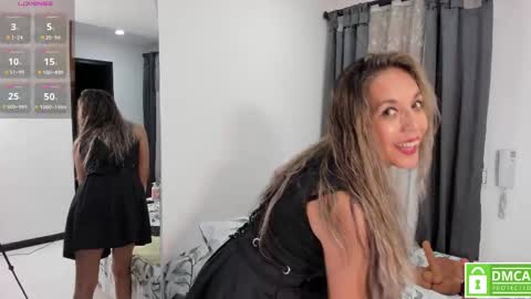 Snapshot of laurafarrely chatting on October 2025 01:17:01 AM Laura online show from October 2025 01:17:01 AM