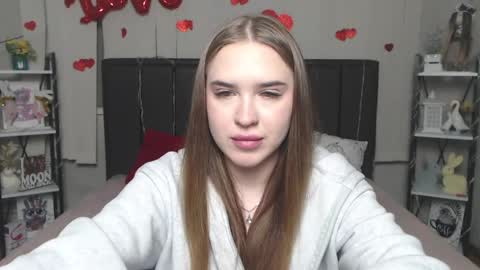 LauraHlot online show from April 2026 06:34:01 PM