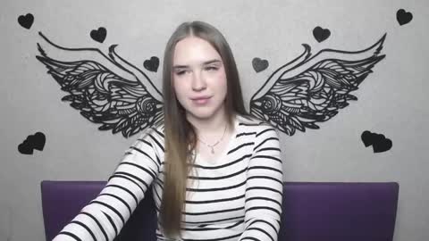 Snapshot of laurahlot chatting on April 2026 06:01:01 PM LauraHlot online show from April 2026 06:01:01 PM