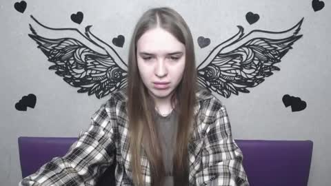 Snapshot of laurahlot chatting on April 2026 05:43:02 AM LauraHlot online show from April 2026 05:43:02 AM