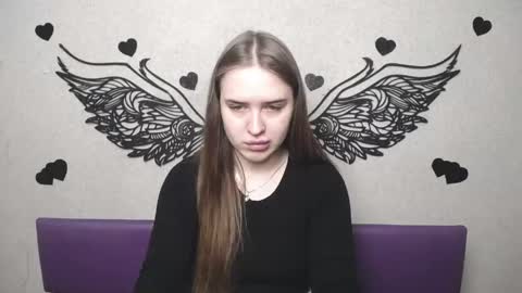 Snapshot of laurahlot chatting on April 2026 05:56:01 AM LauraHlot online show from April 2026 05:56:01 AM